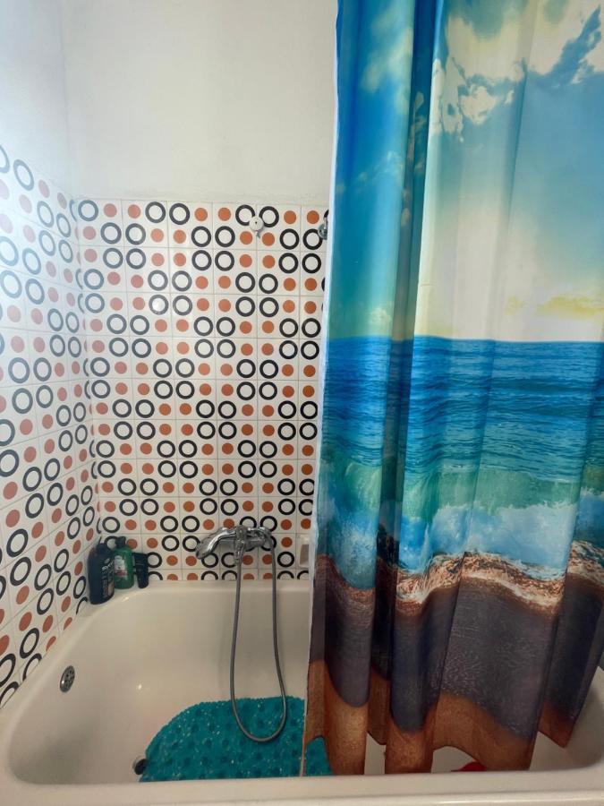 Spacious Apartment With Balconies, Ac, King Bed, Near Dt And Transports Athene Buitenkant foto