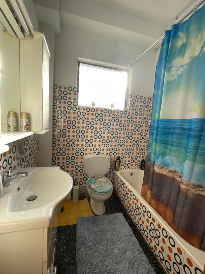 Spacious Apartment With Balconies, Ac, King Bed, Near Dt And Transports Athene Buitenkant foto