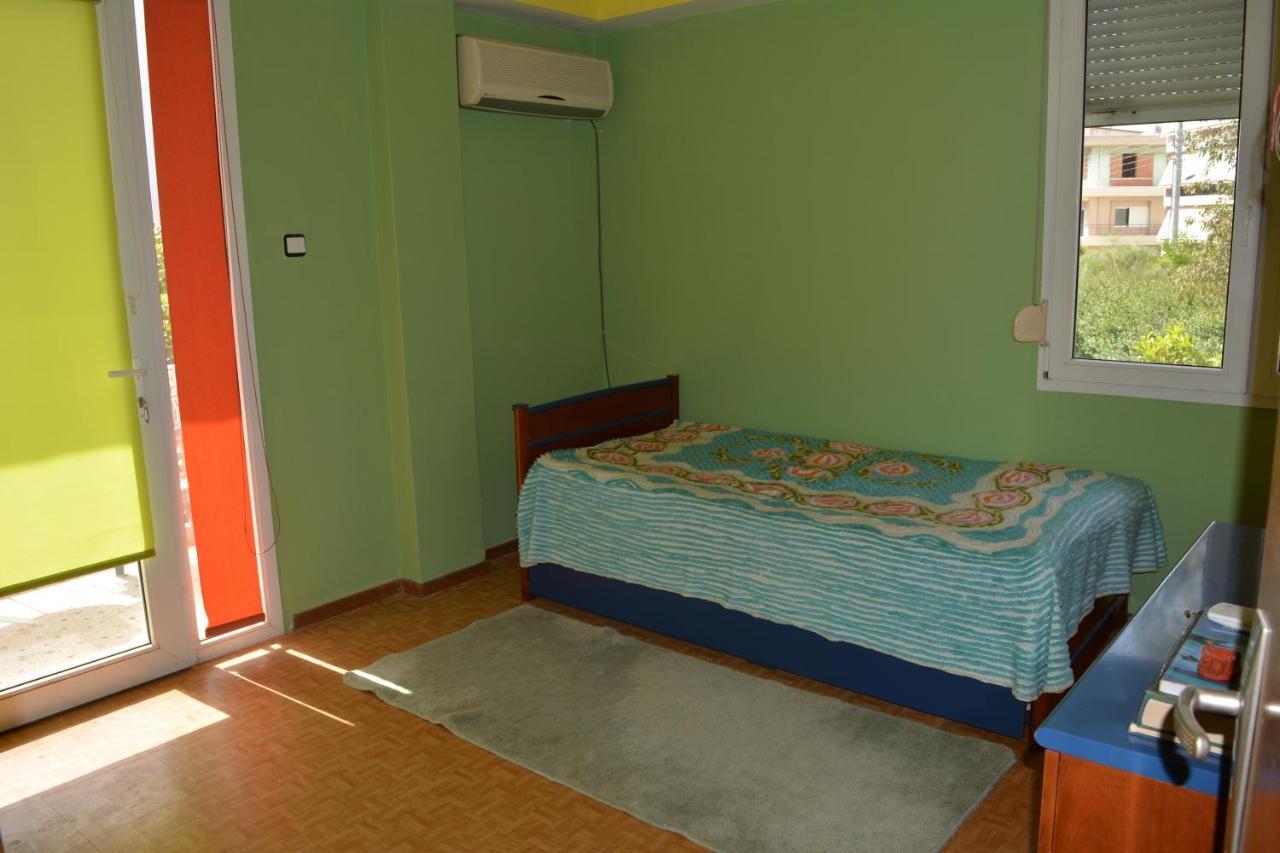 Spacious Apartment With Balconies, Ac, King Bed, Near Dt And Transports Athene Buitenkant foto